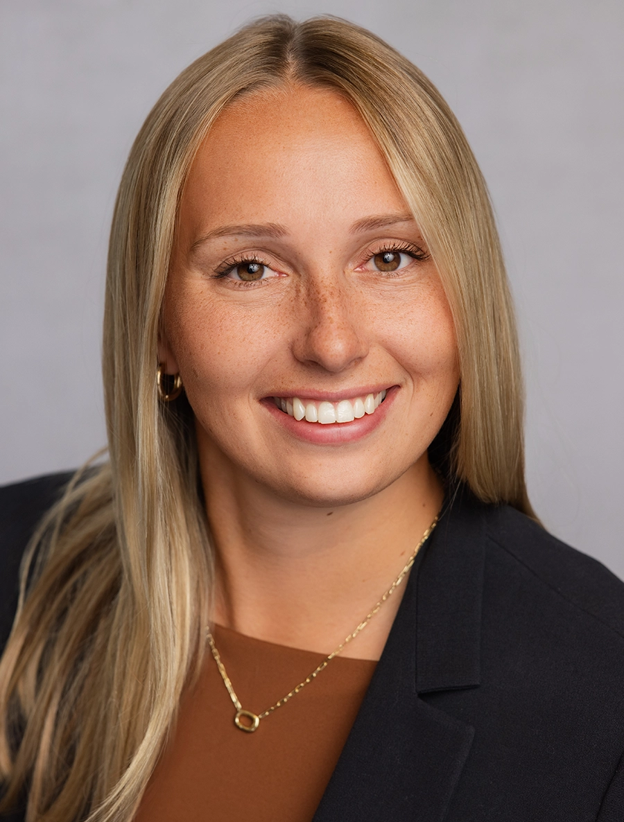 Elaina Burchell headshot